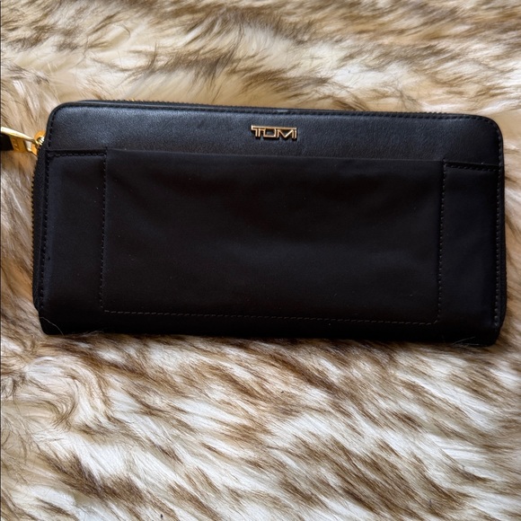 Tumi Black Leather Clutch with Gold Detail - Picture 3 of 10